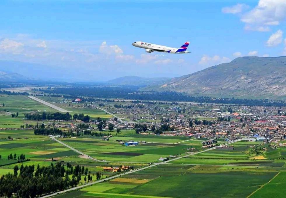 Hospedaje Monaco - Jauja Airport Hotel Buitenkant foto